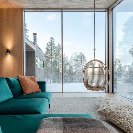 Villa Moderni Puuhuvila Eraemaan Reunalla Kiilopaeaellae