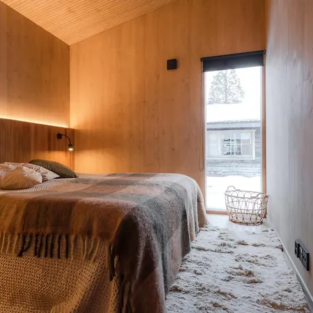 Moderni Puuhuvila Eraemaan Reunalla Kiilopaeaellae Villa Saariselkä