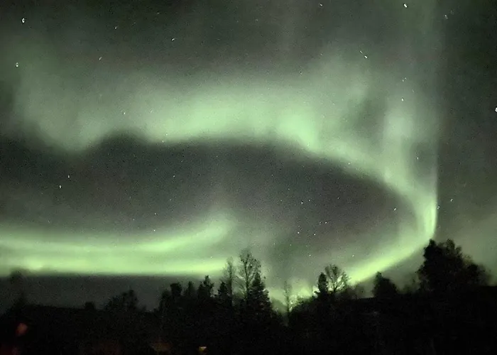 Moderni Puuhuvila Eraemaan Reunalla Kiilopaeaellae Βίλα