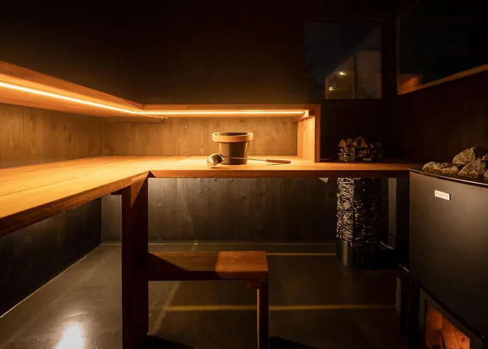 Moderni Puuhuvila Eraemaan Reunalla Kiilopaeaellae * Saariselka