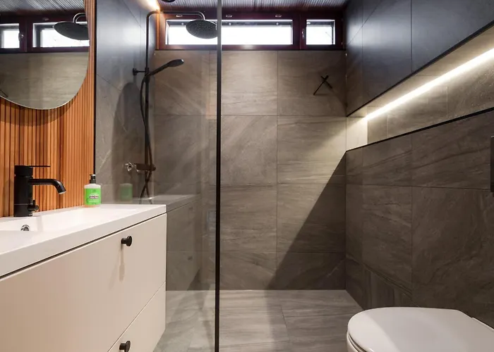 Moderni Puuhuvila Eraemaan Reunalla Kiilopaeaellae Βίλα