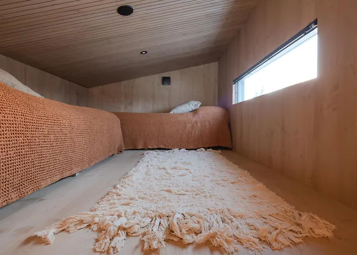 Moderni Puuhuvila Eraemaan Reunalla Kiilopaeaellae Βίλα